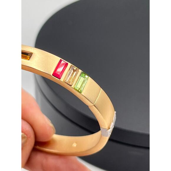 Chico’s Brushed Gold Tone Multicolor Rhinestone Hinged Bangle  Bracelet New - Picture 12 of 12